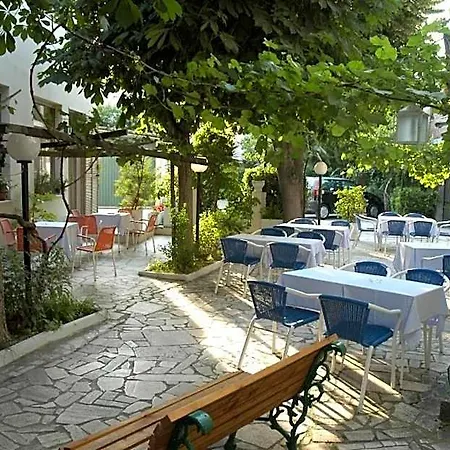 Moretti Hotel 2*
